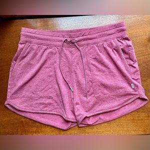 Free Country Women's Medium Knit Moisture wicking shorts with pockets